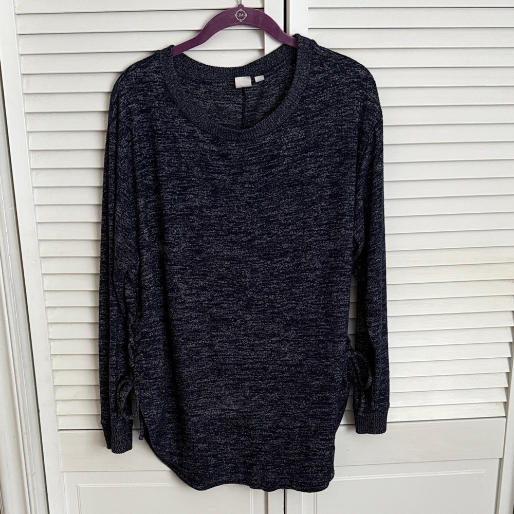 GAP Women's Black Crew Neck Sweater
